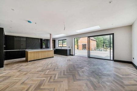 Connaught Road, Brookwood, GU24 - Photo 5