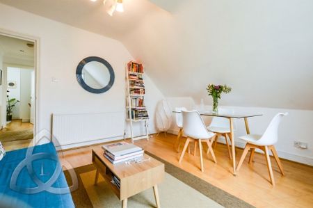 Flat 6, 7 Woodchurch Road, London, NW6 3PL - Photo 3