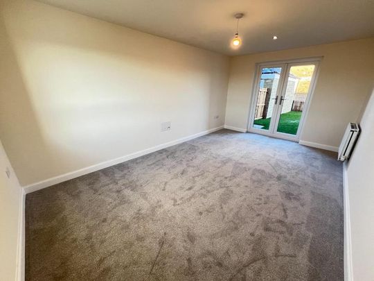 4 bedroom detached house to rent - Photo 1