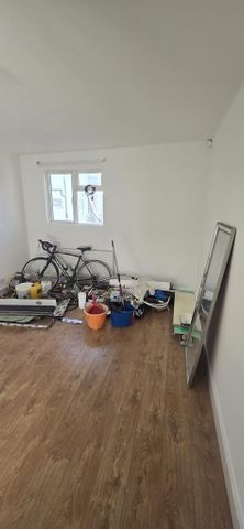 4 bedroom semi-detached house to rent - Photo 5