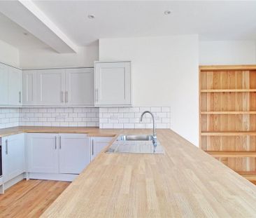 2 bedroom end of terrace house to rent - Photo 1