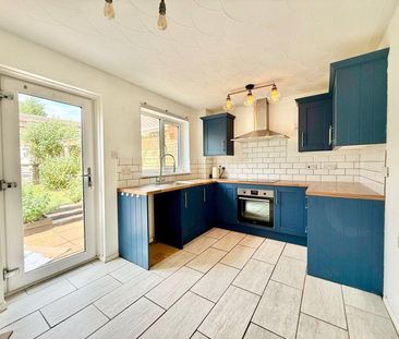 2 bedroom semi-detached house to rent - Photo 4