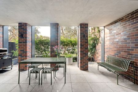 Sophisticated Coastal Living in the Heart of Bondi - Photo 5