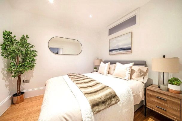 Sloane Gardens, London, SW1W flat to rent - Photo 1