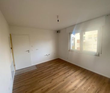 Helle 3-Zimmer Wohnung mit Balkon und Garage in Ispringen - Foto 1