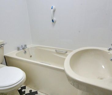 1 bedroom ground floor flat to rent - Photo 6