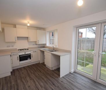 3 bedroom semi-detached house to rent - Photo 5