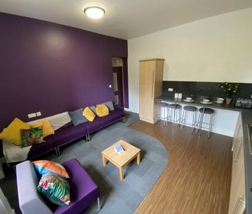 1 bedroom in a house share to rent - Photo 2