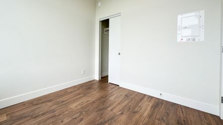 Stunning 22nd Floor Corner Unit With Panoramic Views In The Brewery District - Photo 5