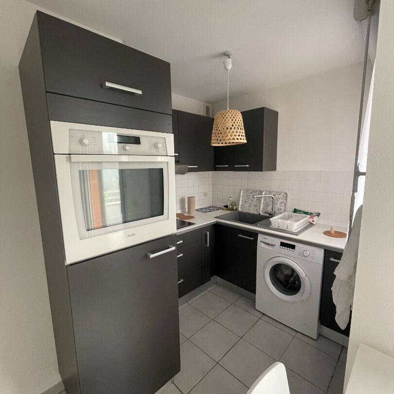 À LOUER ? Beau T2 meublé dans résidence de standing avec piscine et tennis, - Photo 1