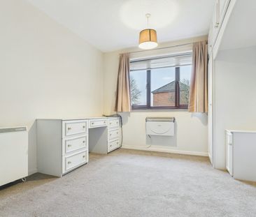 Ground floor flat to rent on - Photo 5