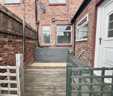 3 bedroom terraced house to rent - Photo 3