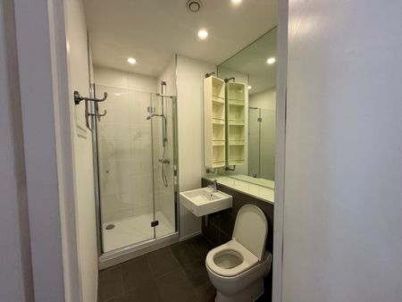 studio to rent - Photo 4