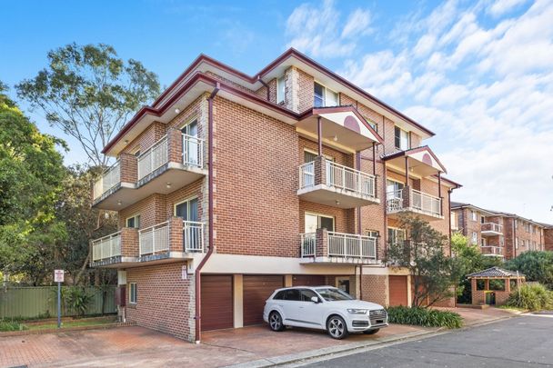 2 Bedroom Unit with Lock up Garage in a Small Complex - Photo 1