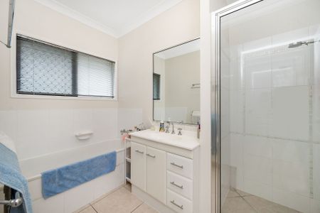 Large Four Family Home with Study - Photo 4