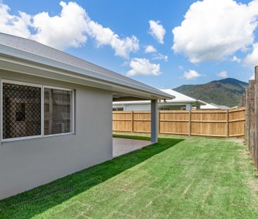 EXECUTIVE ENTERTAINER WITH SOLAR IN MUCH SOUGHT AFTER SMITHFIELD VI... - Photo 1