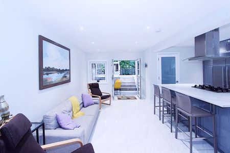 For Lease - 151 Chaplin Crescent Unit# WALK OUT LOWER, Toronto, Ontario - Photo 3