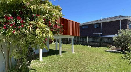 Spacious and Beautifully Maintained 4-Bedroom ... - Photo 5