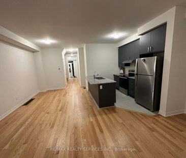 For Lease - 91 Air Dancer Crescent, Oshawa, Ontario - Photo 5