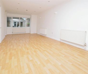 4 bedroom semi-detached house to rent - Photo 2