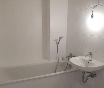 Schick + frisch renoviert: riesen Wohnzimmer mit offener Küche, Wan... - Photo 4