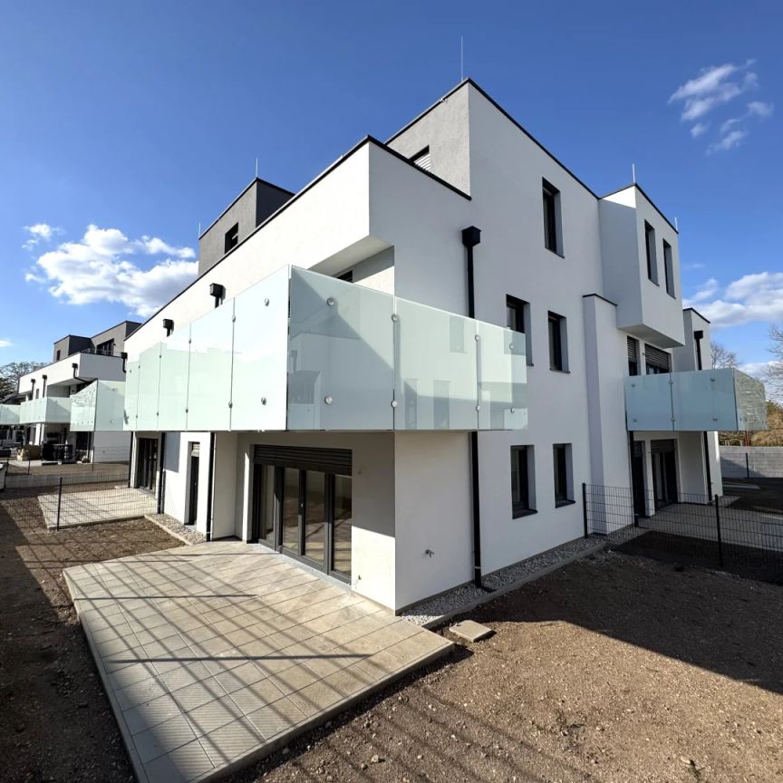 Blumengasse - ERSTBEZUG | 3 Zimmer Wohnung | Terrasse & Garten | zzgl. Tiefgaragenstellplatz - Photo 1