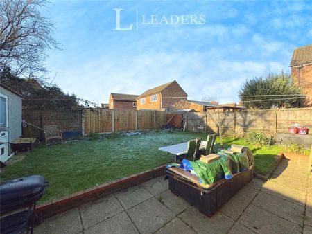 4 bedroom detached house to rent - Photo 5