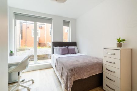 3 bedroom flat to rent - Photo 4