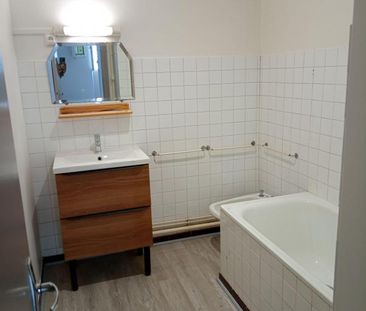 Location Appartement 2 pièces 37m² MONT DE MARSAN 40000 - Photo 4