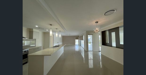 PELICAN WATERS PARADISE! - Photo 1