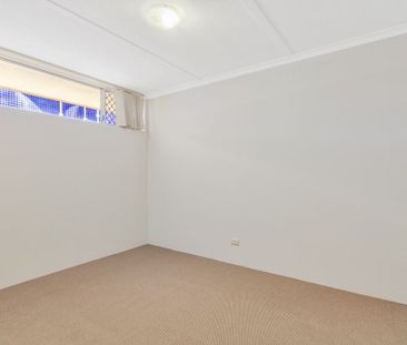 CENTRAL COOLANGATTA TWO BEDROOM UNIT - Photo 5