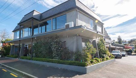 Executive rooms close to town for rent! - Photo 5