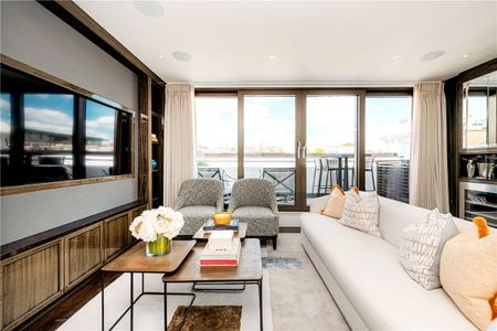 A modern 3 bedroom, 3 bathroom penthouse on the fourth floor of a Stucco-fronted building from the early 1860s. One of only two penthouses, positioned on the top floors with views over Hyde Park. EPC rating C | Council Tax Band G - Photo 4