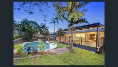 “Family Living with Pool & Entertaining Deck in Stafford Heights” - Photo 2