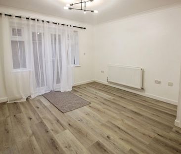 2 bedroom House To Let Total Size: 635 SQ FT - Photo 1