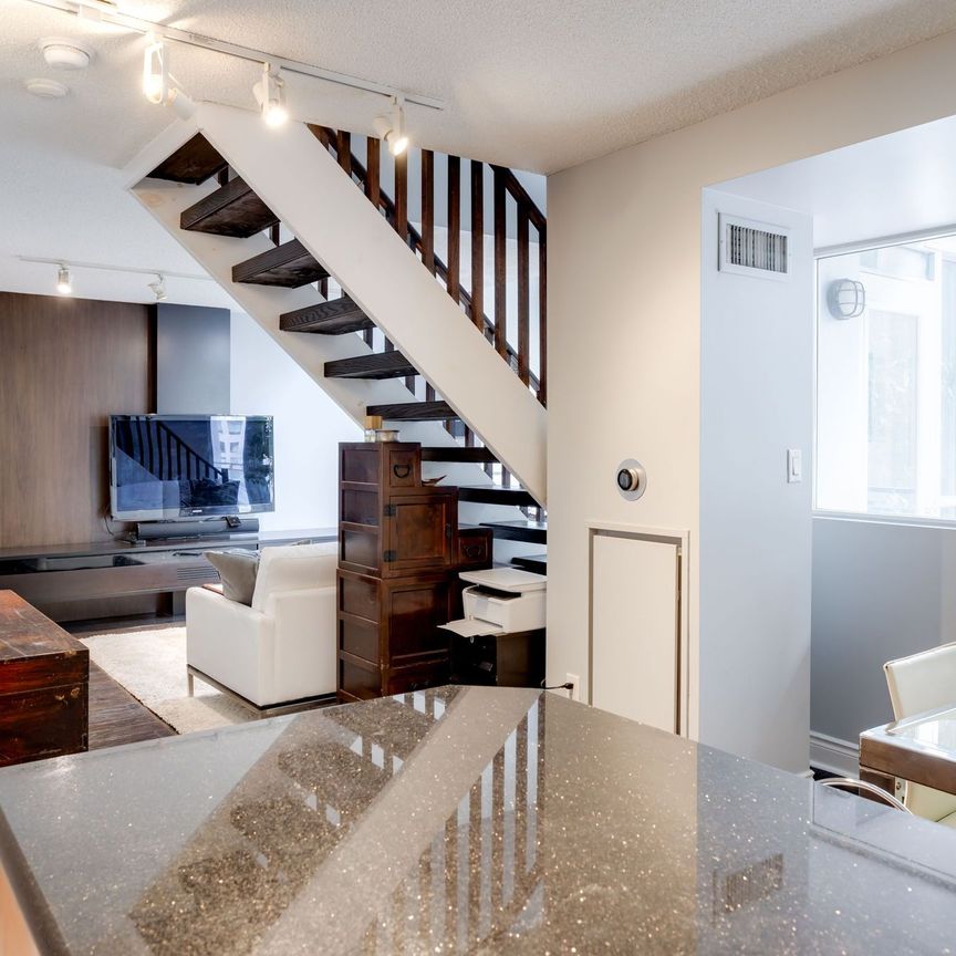 For Lease - 80 Cumberland Street Unit# 703, Toronto, Ontario - Photo 1