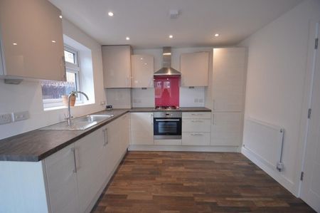 St. Pauls Avenue, Slough, Berkshire,SL2 - Photo 4