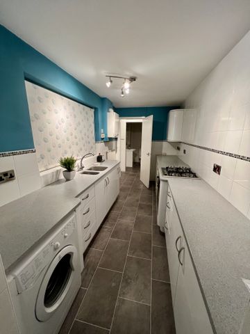 Well Presented 2-Bed Home Close to Local Amenities & Transport Links – ST5 - Photo 2