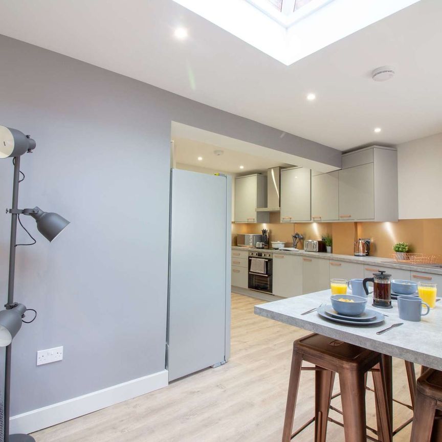 Broadway 4 - Photo 1