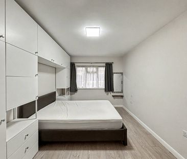 Burgess Avenue, London, NW9 - Photo 5