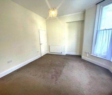 Orchard House, 7 Orchard Gardens, Teignmouth, Devon, TQ14 - Photo 4