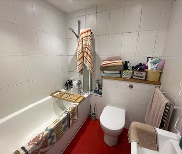 A modern compact 1 bedroom flat in an excellent central location cl... - Photo 1
