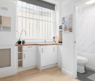 Studio Flat, Castletown Road, W14 - Photo 2
