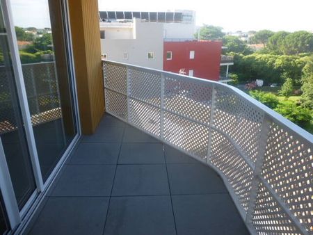 Location appartement récent 2 pièces 40.5 m² à Montpellier (34000) - Photo 2