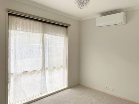 Spacious Home in a Quiet Court Location - Photo 3