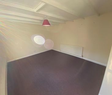 3 bed apartment to rent in George Street, Hastings - Photo 5