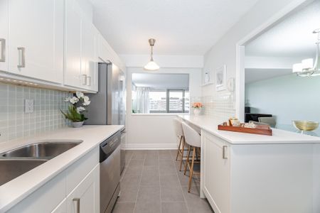 For Lease - 270 Scarlett Road Unit# 1905, Toronto, Ontario - Photo 2