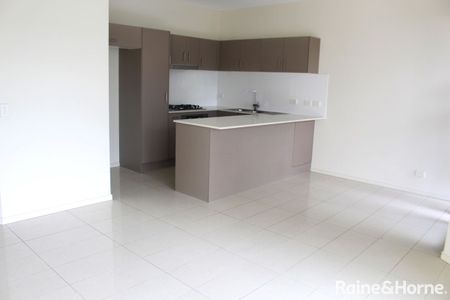 Modern unit in great location! - Photo 3