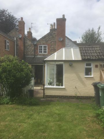 2 bedroom terraced house to rent - Photo 3