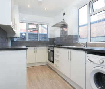 1 bedroom in a house share to rent - Photo 3